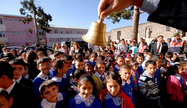 62 bin öğrenci için ders zili çalıyor