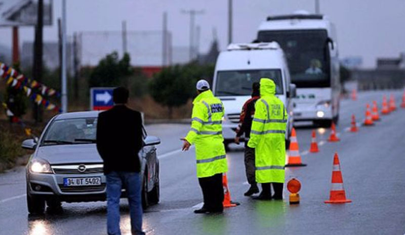 Ailelerinden kaçtılar Kırşehir`de yakalandılar