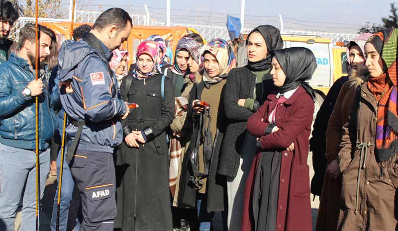 Öğrencilere AFAD ekipmanları tanıtıldı