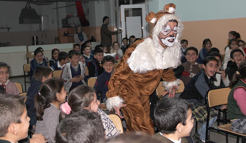 Öğrenciler tiyatro ile tanıştı