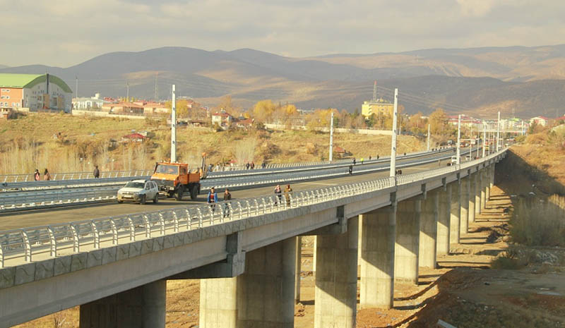 Dünyaca ünlü firma aydınlatacak!