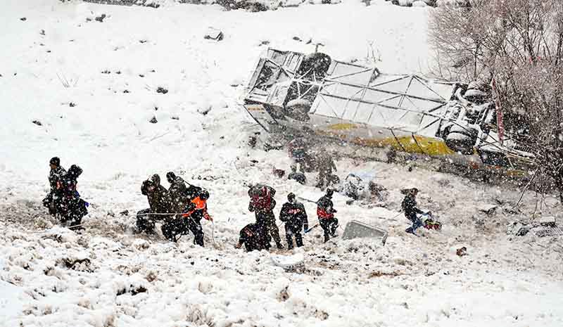 Feci kaza: 6 ölü, 29 yaralı