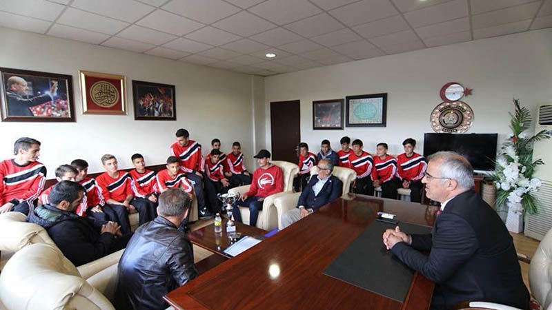 Namağlup şampiyonları ağırladı