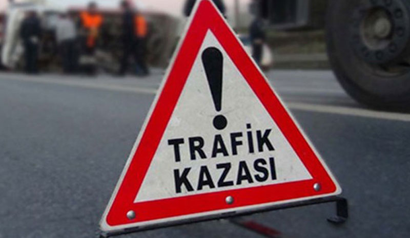 Trafik Kazası: 1 Ölü, 2 Yaralı