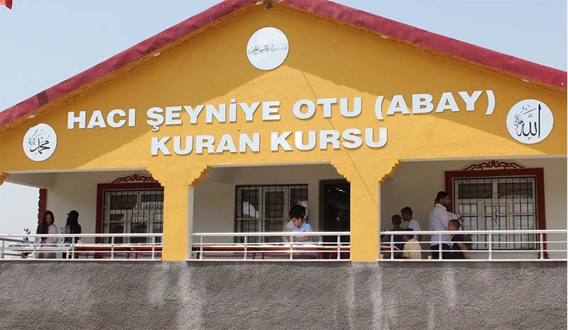 Annesinin Köyüne Kur`an Kursu Yaptırdı