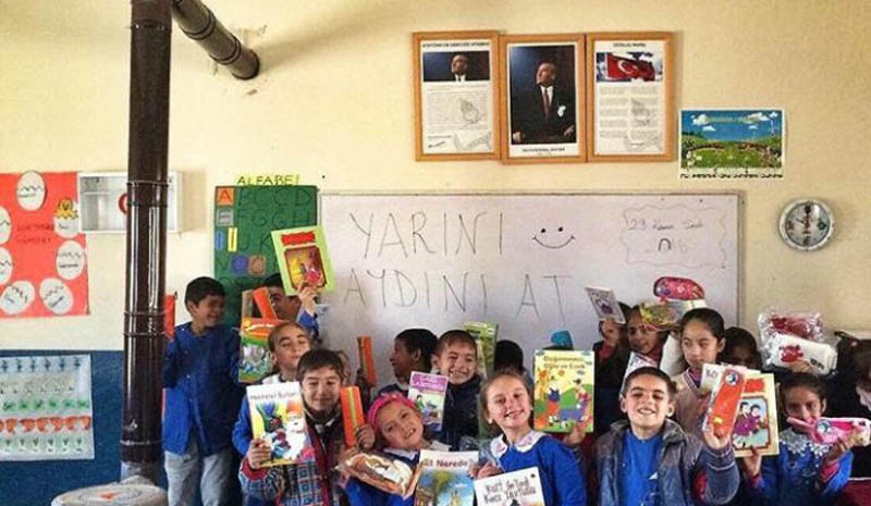 Köy okulları için kitap kampanyası