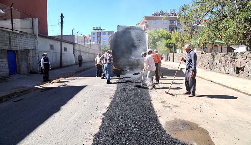 BAHÇELİEVLER YOLU ONARILIYOR