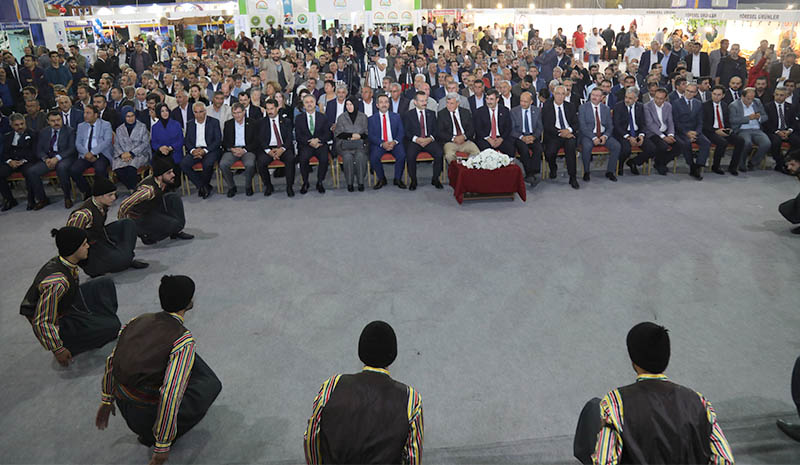 Belediye standına yoğun ilgi