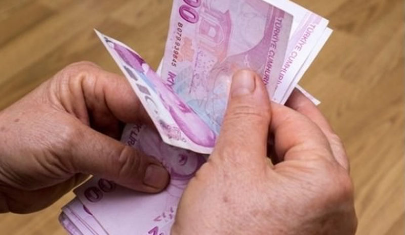 Öğrenciye devletten 500 lira