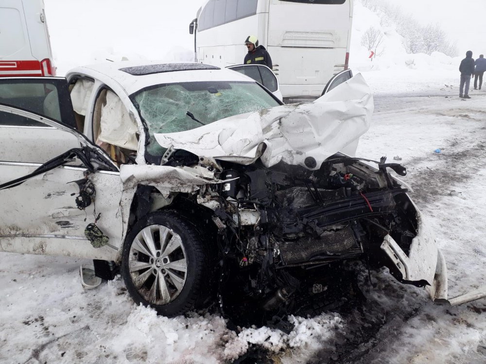 Bingöl`de trafik kazası: 1 ölü 10 yaralı