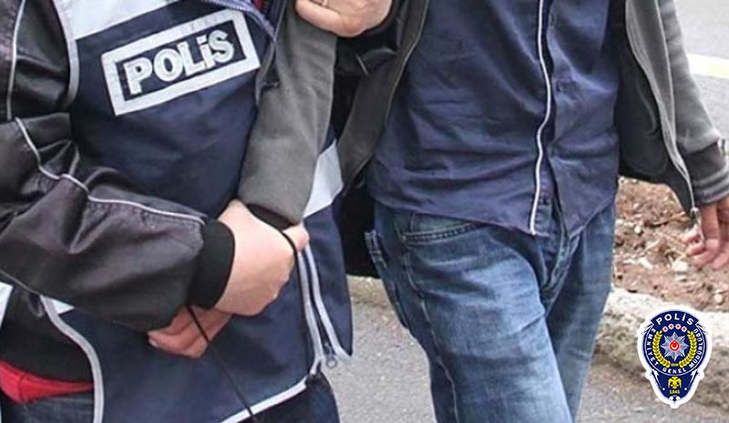 Polis, üç ayrı suçtan aranan şahıs yakaladı