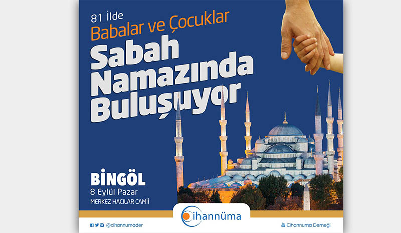 Babalar ve çocuklar sabah namazında buluşuyor