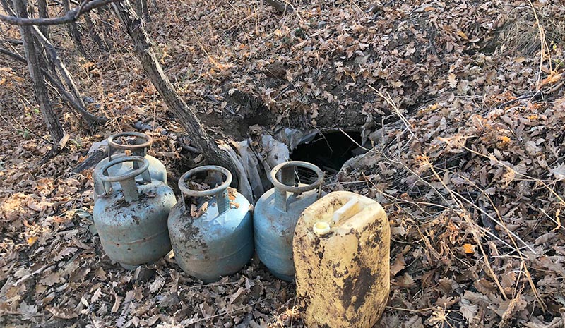 El bombası ile tuzaklanmış sığınak imha edildi