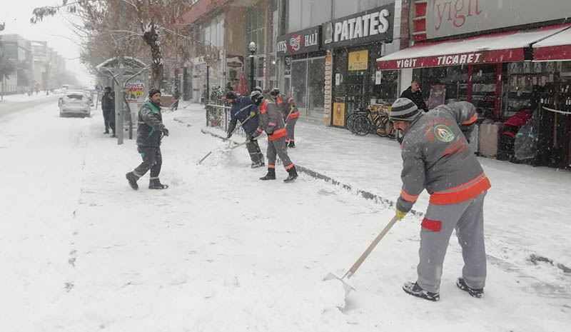 Karla mücadelede yoğun mesai