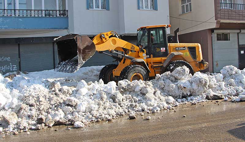 Üç aylık beyaz örtü kalkıyor