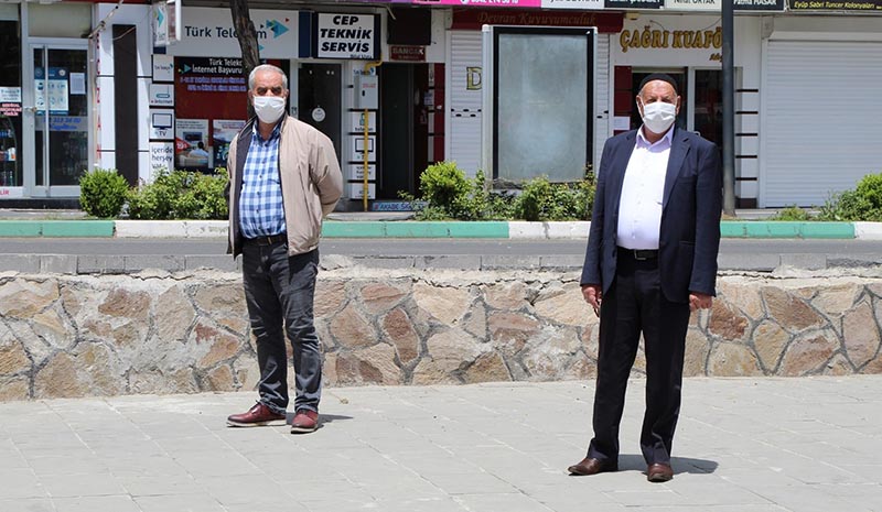 Tedbirlere gönüllü uyuldu, sokaklar 65 yaş üstüne kaldı