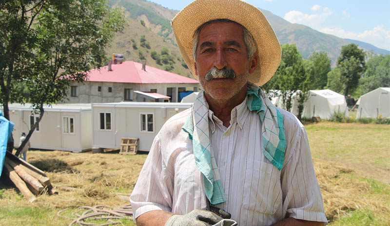 Deprem bölgesinde yaralar sarılmaya devam ediyor