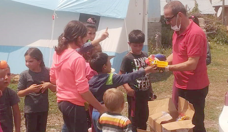 Manisa`dan depremzede çocuklara oyuncak yardımı
