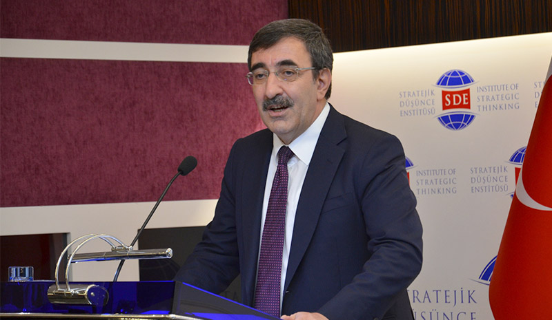 Yılmaz, `Türkiye`nin Dış Politikasındaki Dönüşüm` konferansında konuştu