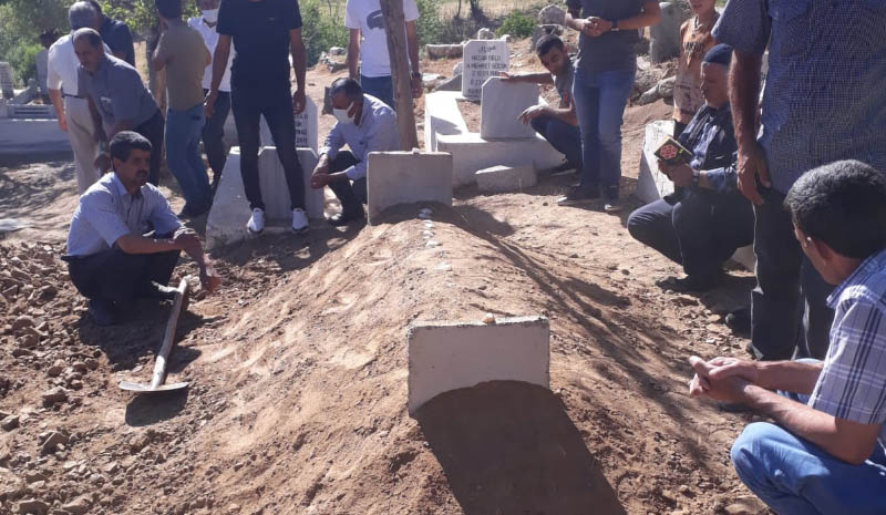 O kemikler Hasan Dede`ye ait çıktı, köyünde defnedildi