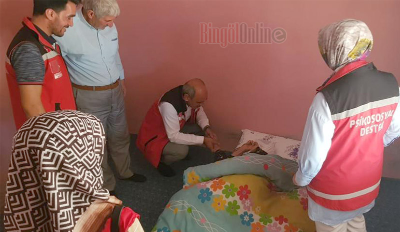 102 yaşındaki Zeynep nineyi ziyaret ettiler