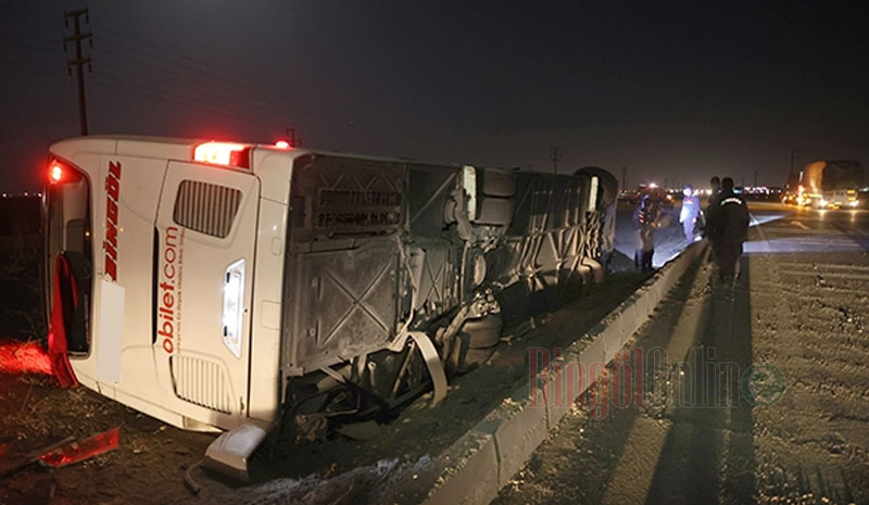 Bingöl Otobüsü Konya`da Kaza Yaptı: 14 Yaralı