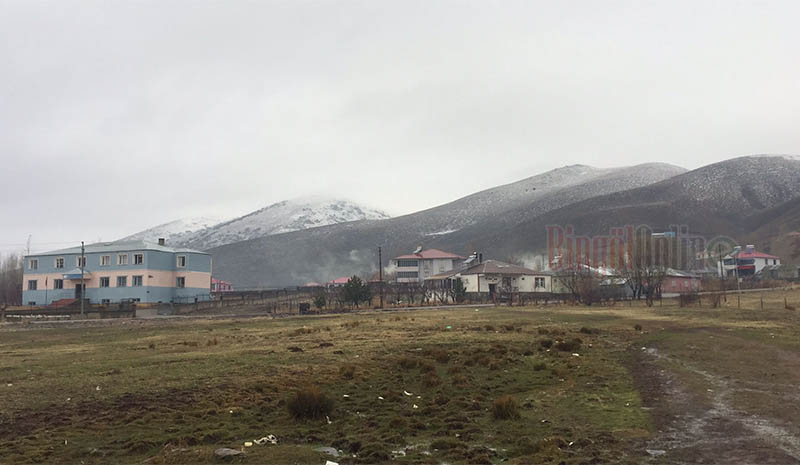 Karlıova`da yüksek kesimlere kar düştü