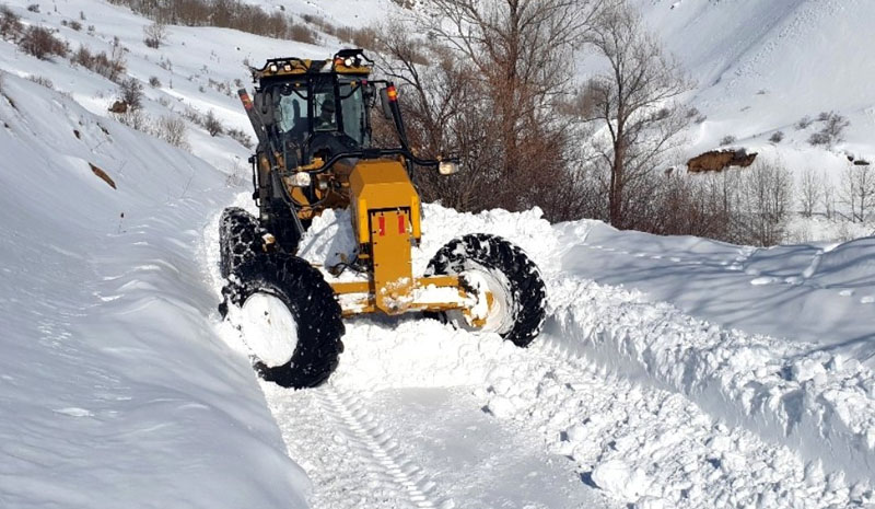 103 Köy Yolunda Karla Mücadele Sürüyor