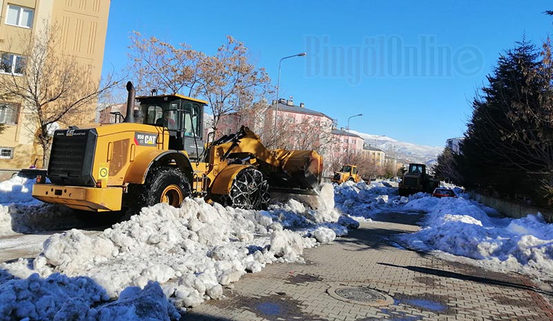 Belediye karla mücadeleye devam ediyor