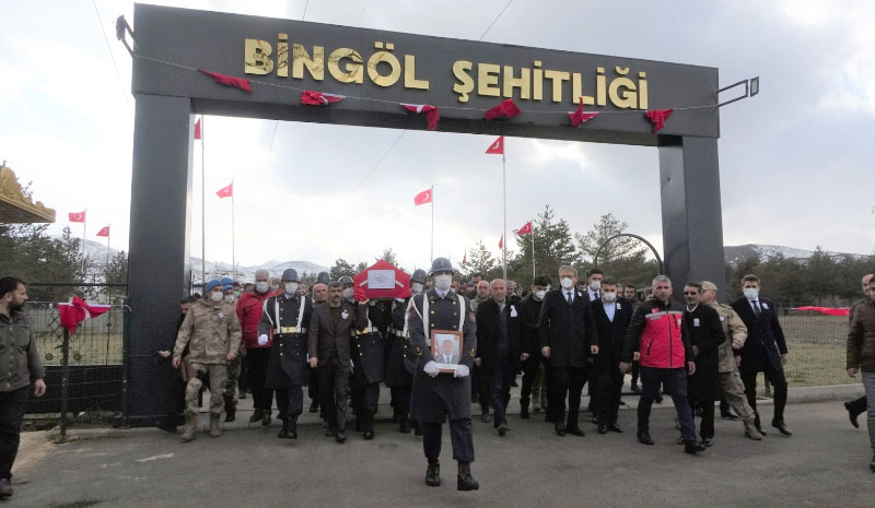 Bingöl`e getirilen Şehit İsmail Ergin, dualarla ebediyete uğurlandı