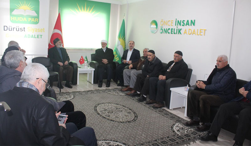 Yaşlılarla bir araya geldiler