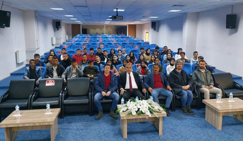 Öğrenciler, Binali Yıldırım Üniversitesi`ni gezdi