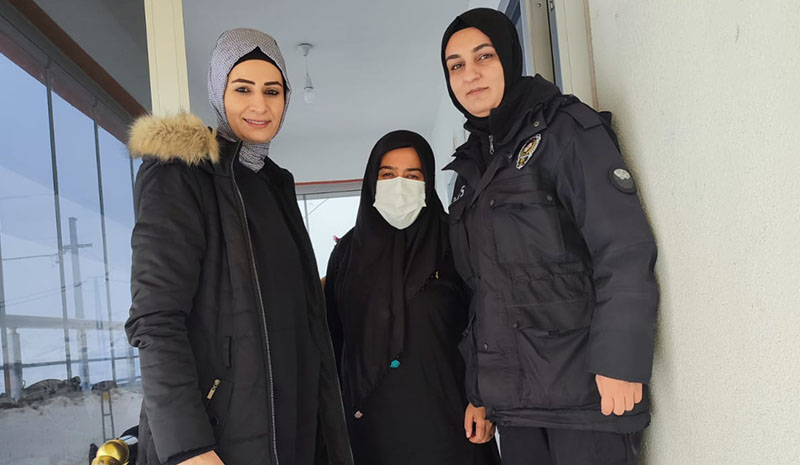 Karlıova`da polisler şehit ailelerini ziyaret etti