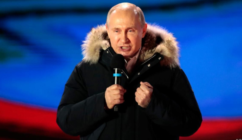 Putin`den `zafer` konuşması: Batı işgale hazırlanıyordu, gerekeni yaptık