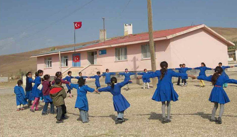 Taşımalı eğitim bitiyor, köy okulları yeniden açılıyor!