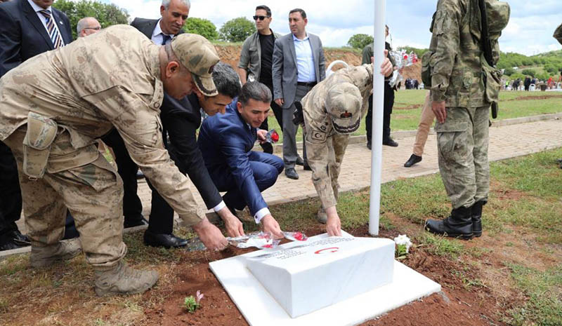 33 Asker Törenle Anıldı