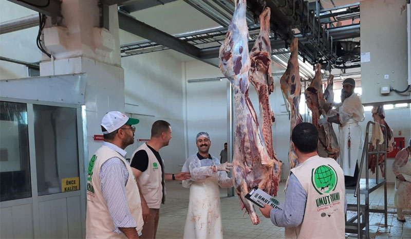 Umut Kervanı`ndan toplu kurban kesimi