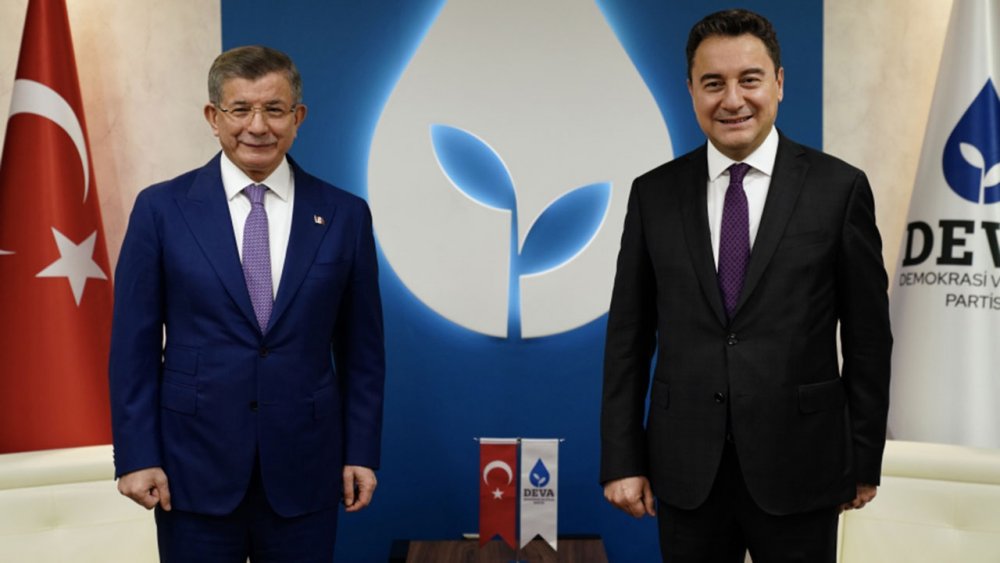 Ahmet Davutoğlu ile Ali Babacan birbirine girdi!
