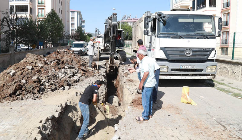 Altyapı ve üstyapı çalışmaları sürüyor