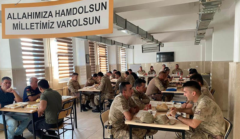 Kaymakam Başar, jandarma ile bir araya geldi