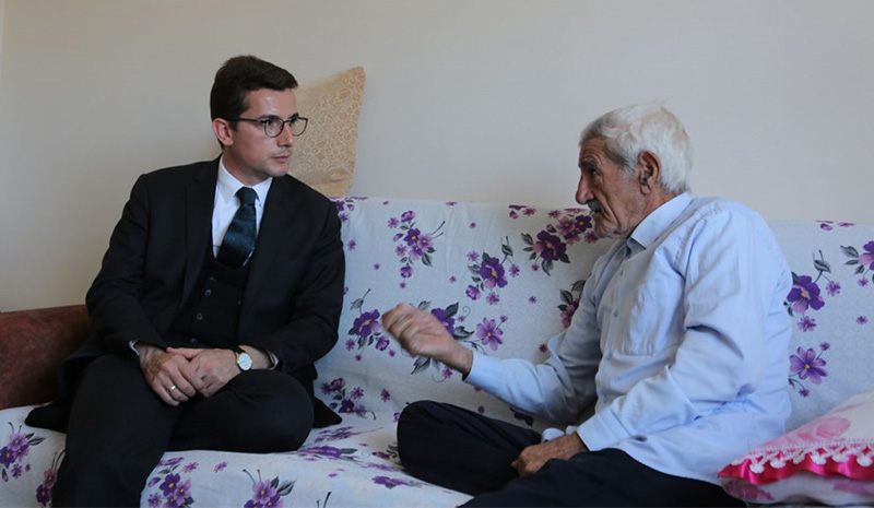 Kaptanoğlu, engelli ve yaşlıların taleplerini dinledi