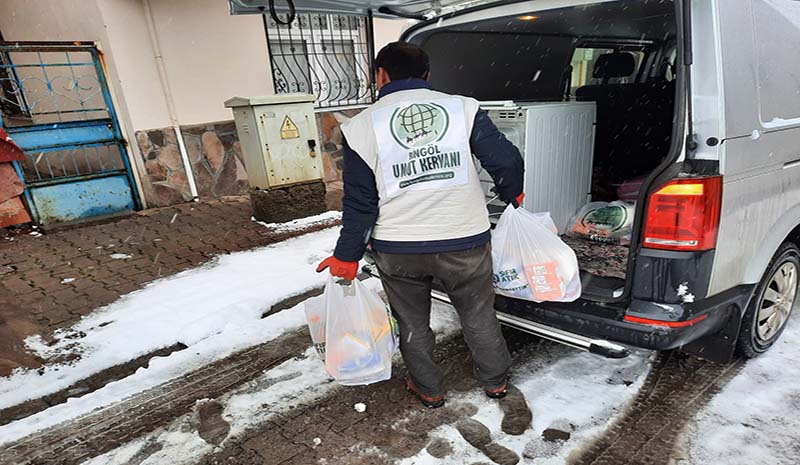 138 aileye yardımda bulundular