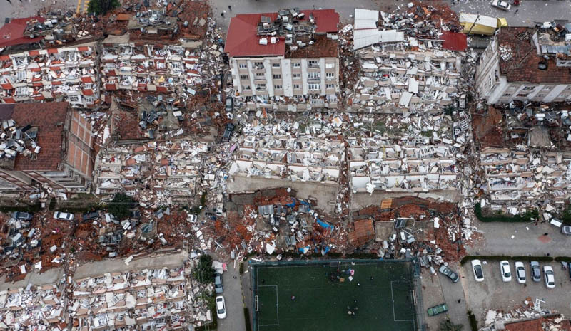 Depremde ölü sayısı yükseliyor