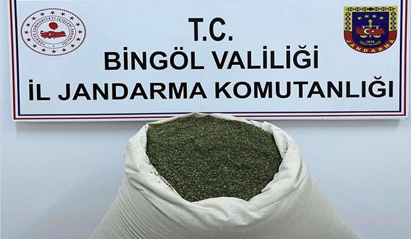 Bingöl`de çuval içerisine gizlenmiş 16 kilo esrar ele geçirildi