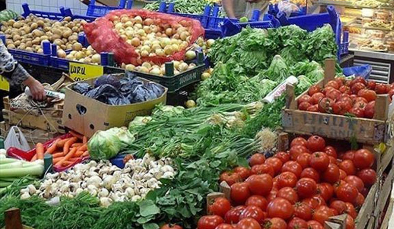 Akaryakıt zammı manav reyonlarına yansıdı