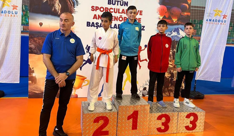 Bingöllü sporcu karatede Türkiye ikincisi oldu