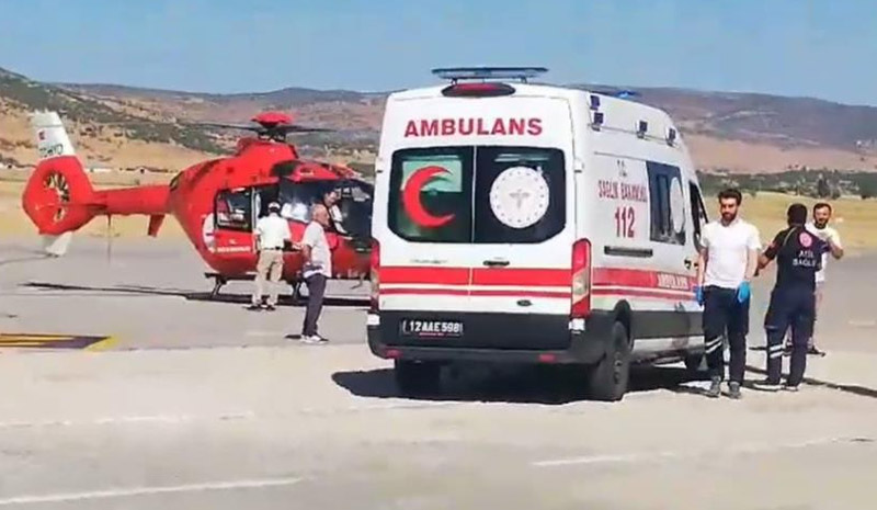 Mezradaki hastanın imdadına ambulans helikopter yetişti