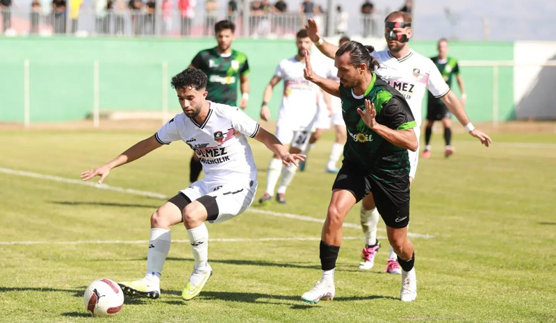 Taraftar tribünde, 12Bingölspor sahada coştu!