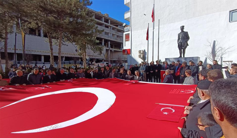 Bingöl`de ‘Teröre Lanet` için toplandılar