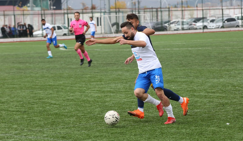 12Bingölspor Sivas`tan 3 puanla döndü